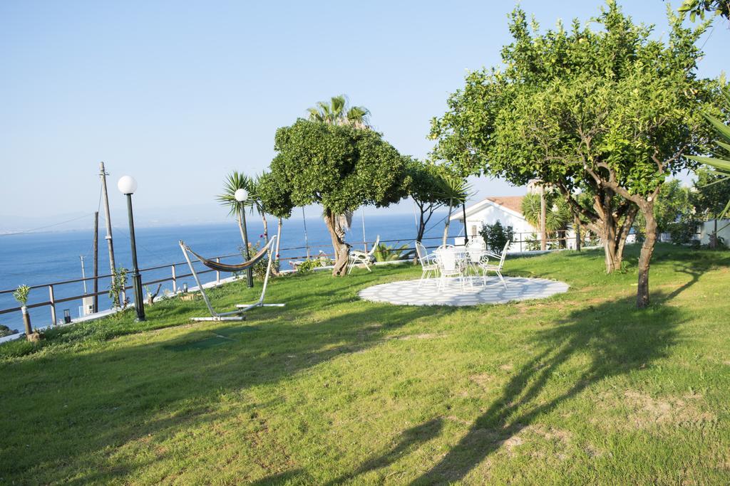 Hotel Milton Mavrovouni  Экстерьер фото