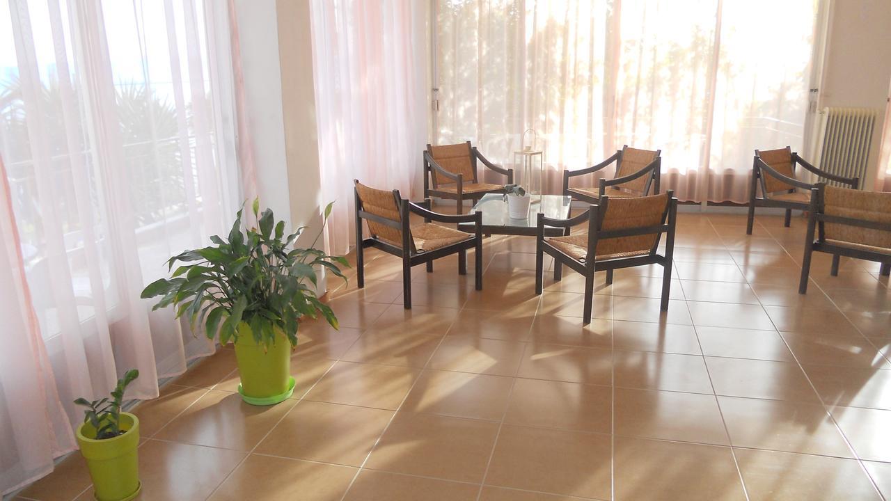 Hotel Milton Mavrovouni  Экстерьер фото