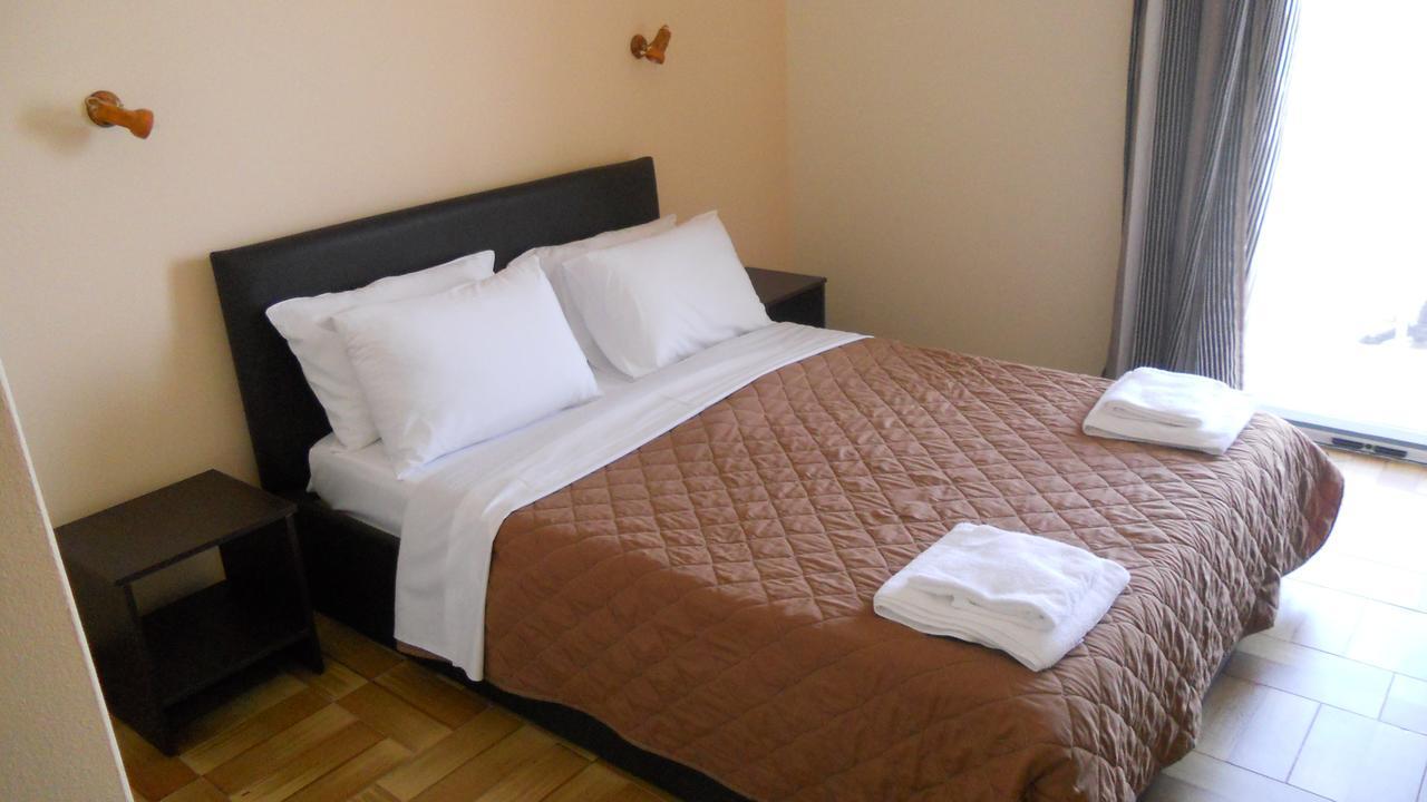 Hotel Milton Mavrovouni  Экстерьер фото