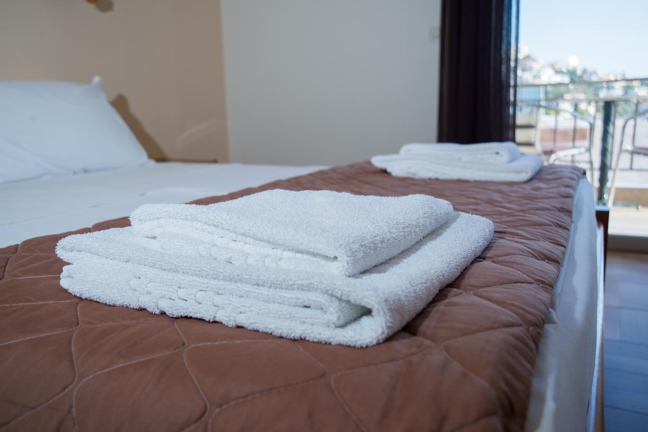 Hotel Milton Mavrovouni  Экстерьер фото