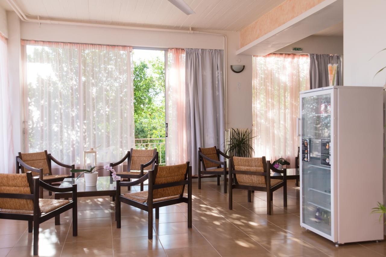 Hotel Milton Mavrovouni  Экстерьер фото
