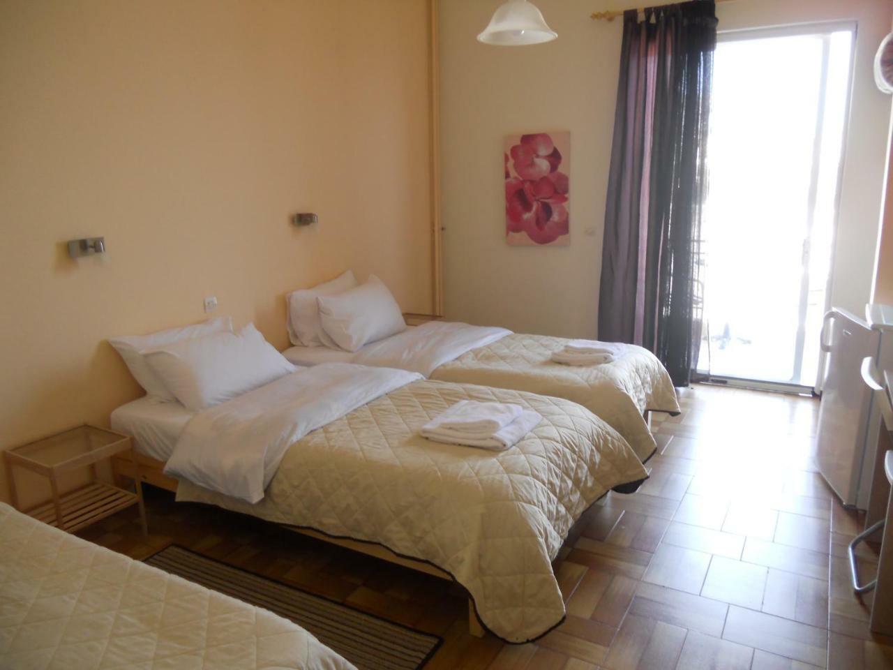 Hotel Milton Mavrovouni  Экстерьер фото